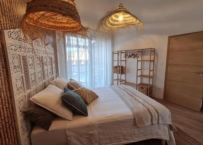 Gite Cosy Dans Une Demeure De Charme - Romane